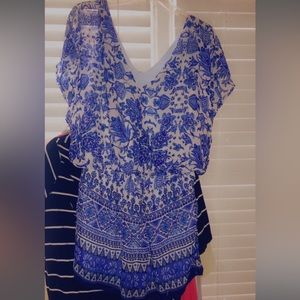 Women’s boutique romper size medium bought at belk good used condition